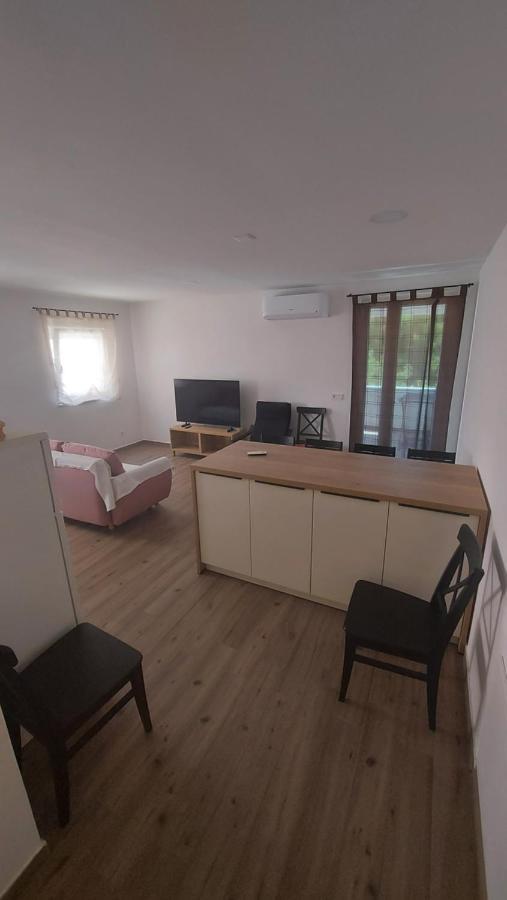 Apartmani Mlinar - Two Bedroom Apartment With Seaview Grebaštica Eksteriør bilde