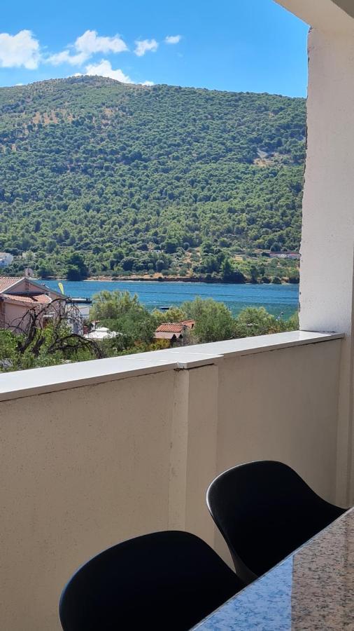 Apartmani Mlinar - Two Bedroom Apartment With Seaview Grebaštica Eksteriør bilde