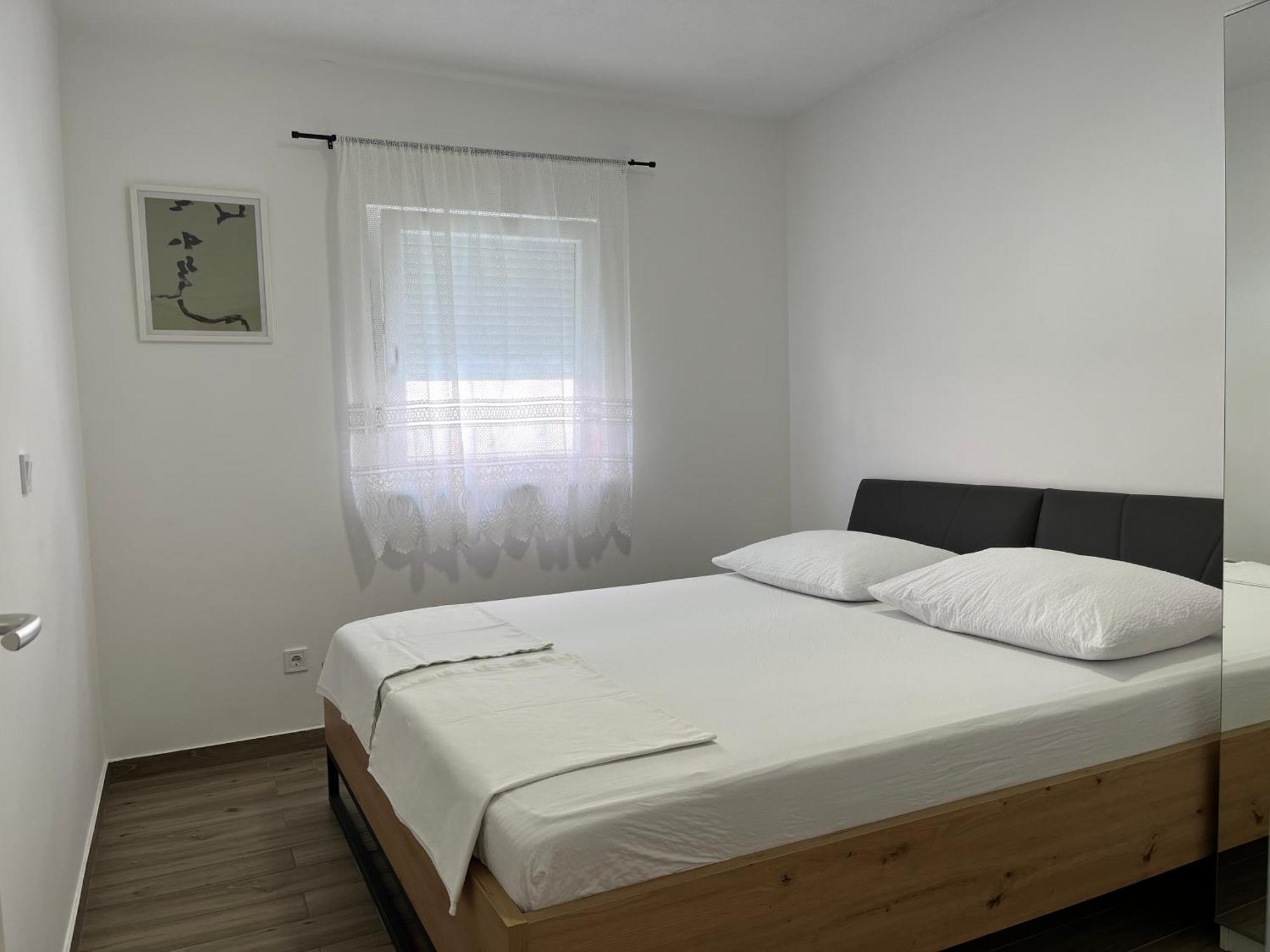 Apartmani Mlinar - Two Bedroom Apartment With Seaview Grebaštica Eksteriør bilde